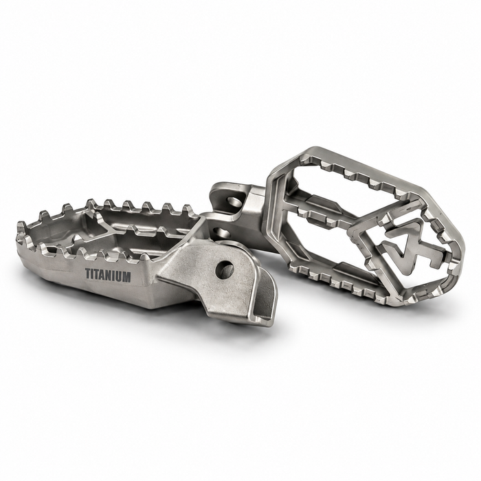 Estriberas AKRAPOVIC CFMOTO 450 MT 800 MT-X 1000 MT-X